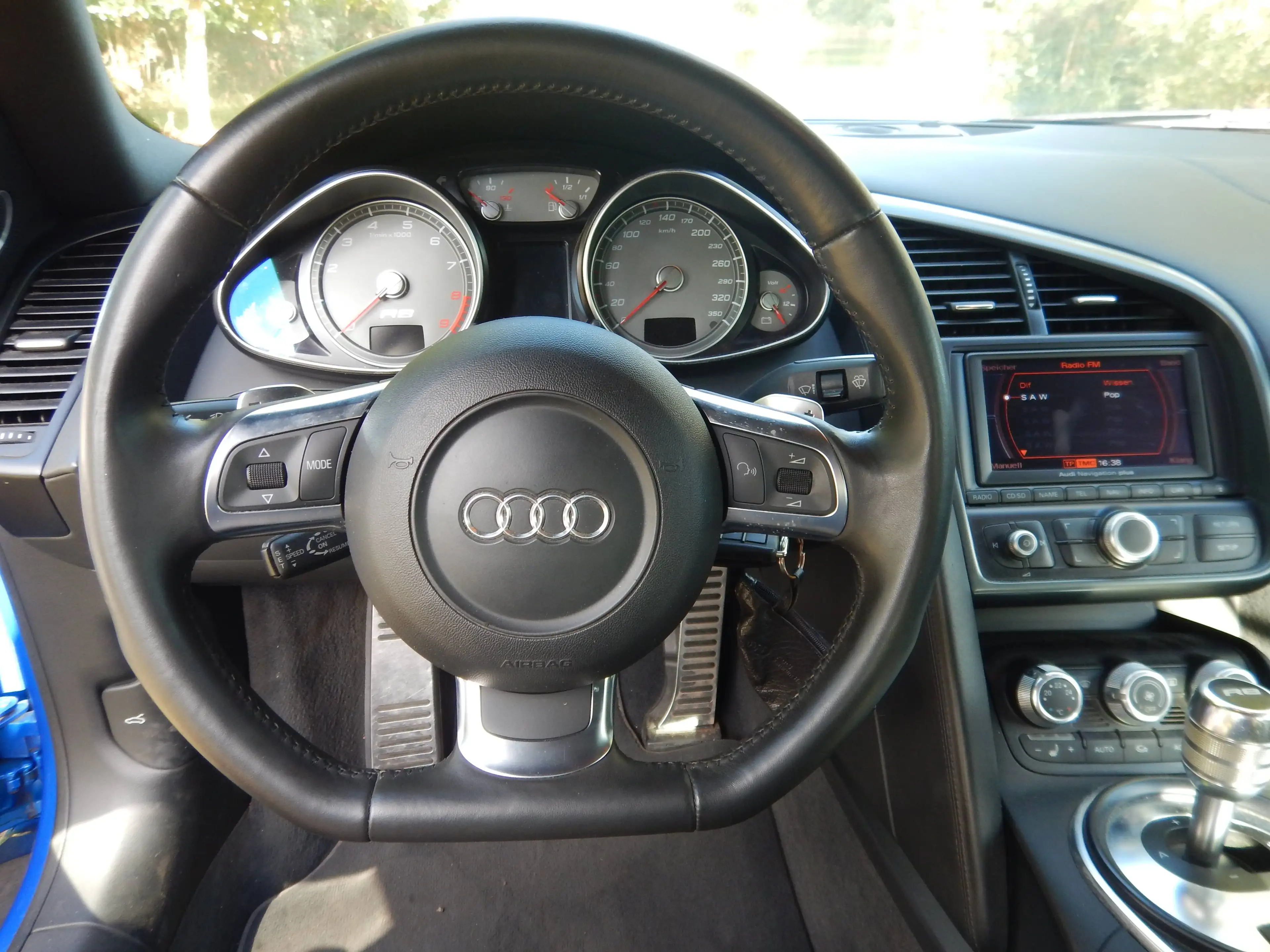 Audi R8 R8 4.2 FSI quattro R tronic — photo 10