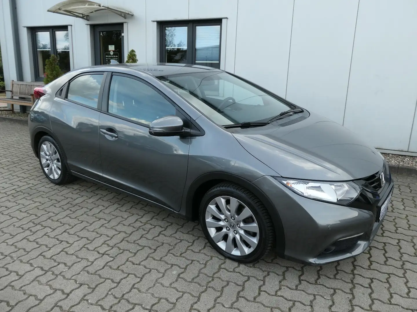 Honda Civic Lim. 5-trg. 1.8 Sport // R-Cam., Temp. Grijs - 2