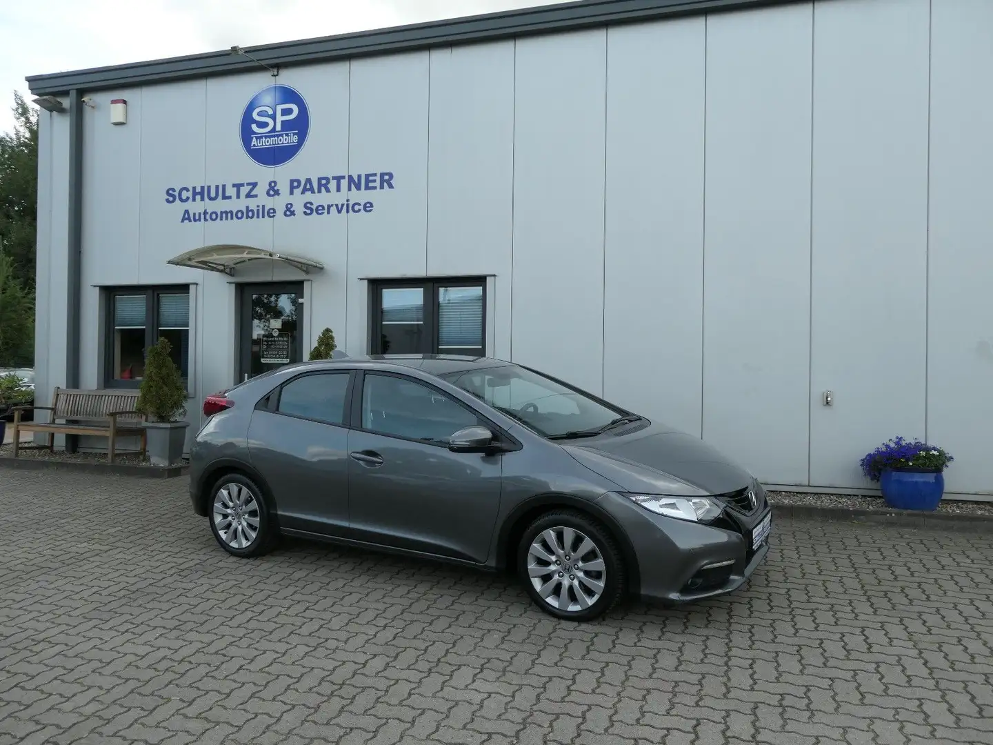 Honda Civic Lim. 5-trg. 1.8 Sport // R-Cam., Temp. Grijs - 1
