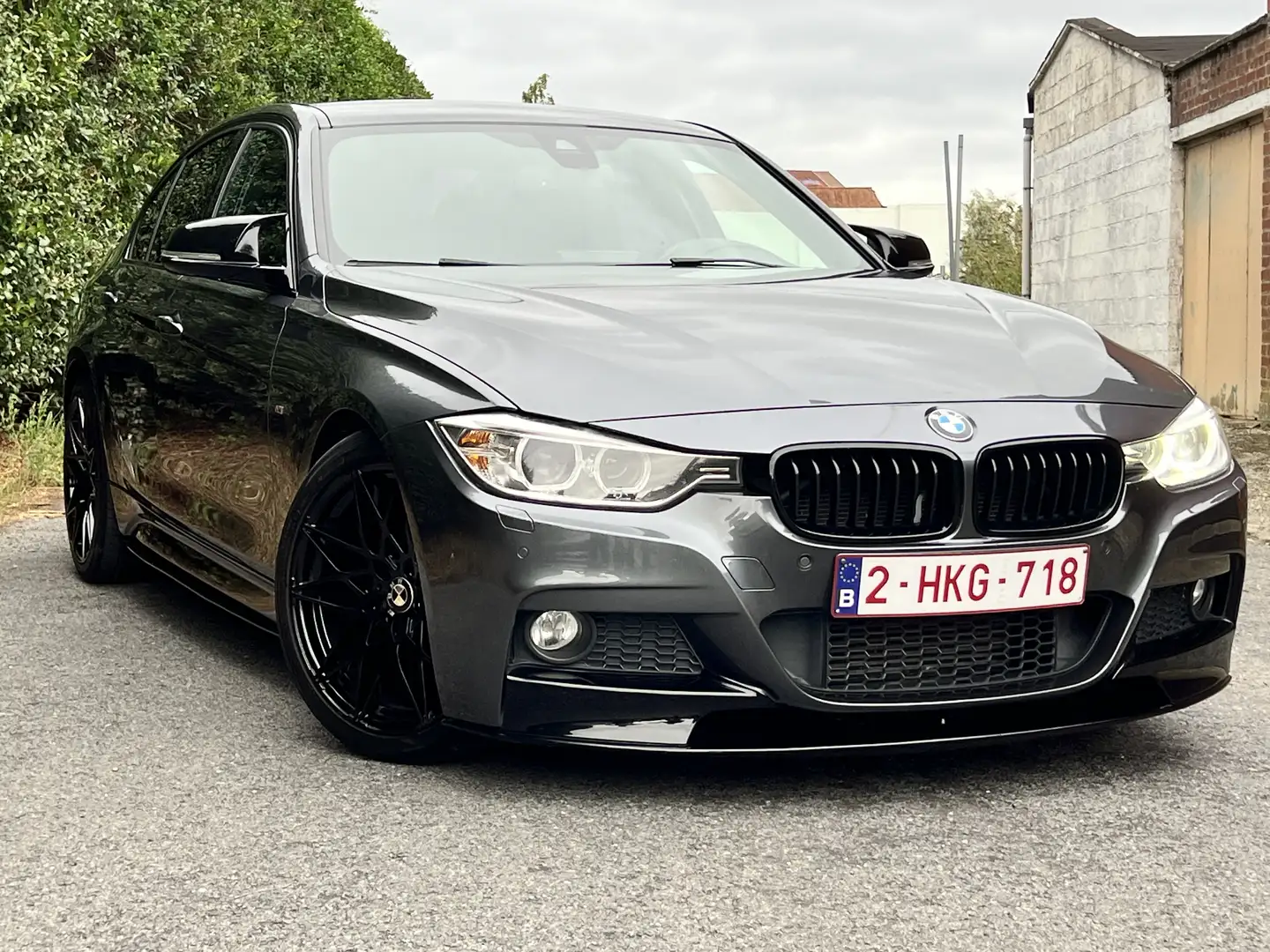BMW 318 d PACK M siva - 1