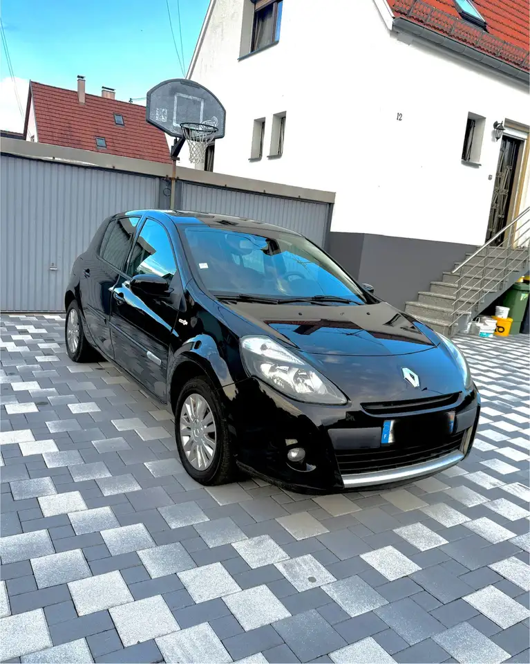 Renault Clio III 1.2 16V 75 eco2 TomTom Live