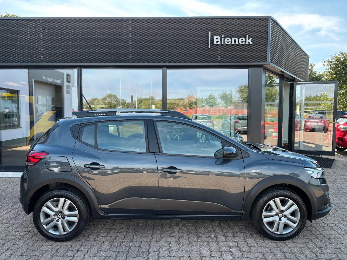 Dacia Sandero Stepway Comfort TCe 90 Gris - 1