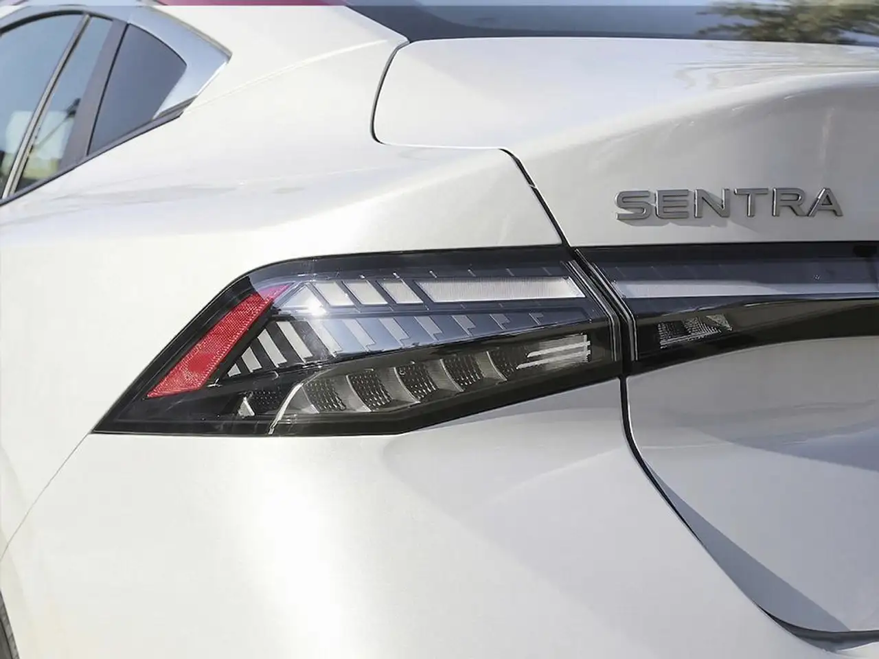 Nissan Sentra снимка Nissan Sentra