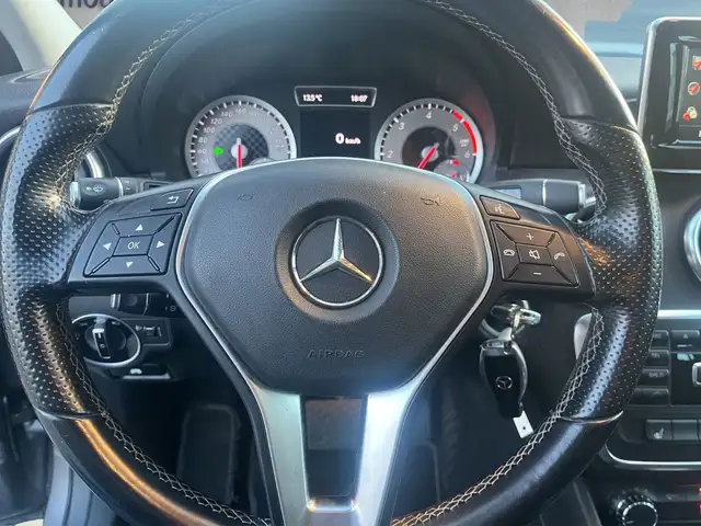 Mercedes-Benz A view 10