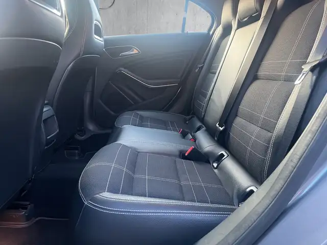 Mercedes-Benz A view 12