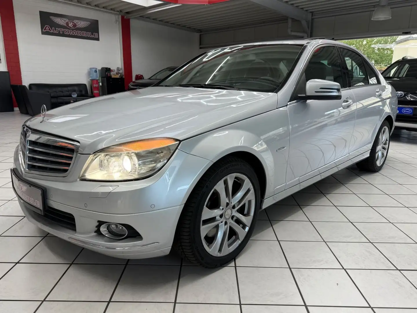 Mercedes-Benz C 350 Klasse Lim. NAVI SHZ PDC Silber - 1