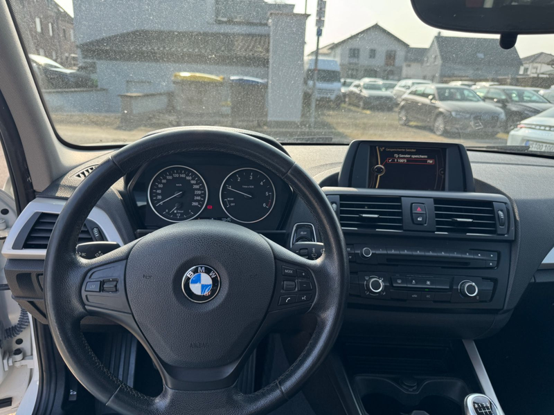 BMW 116 d 5-trg Klimaauto PDC ANHÄNGERKPL Multifkt — photo 7