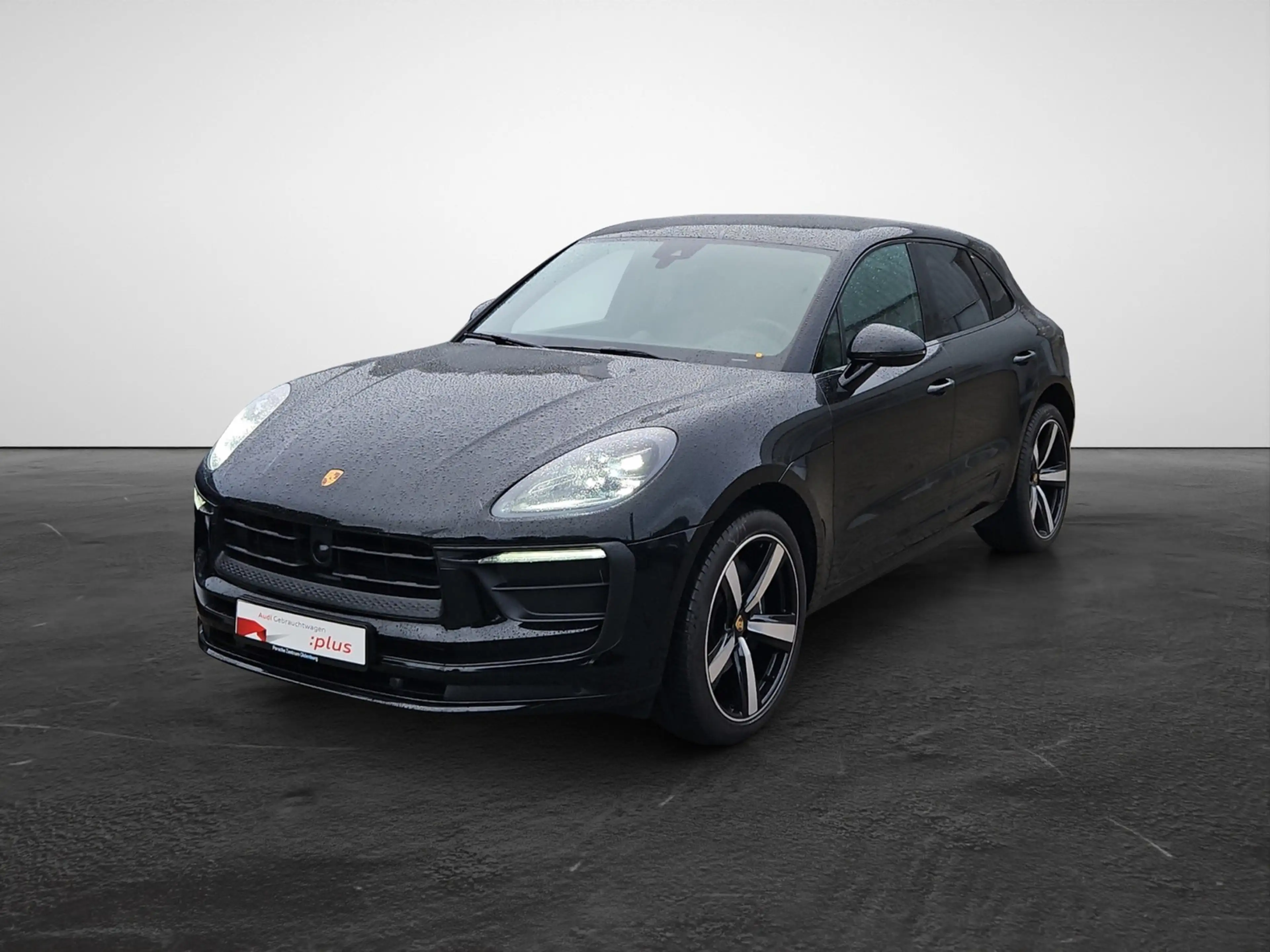 Porsche Macan T — photo 2