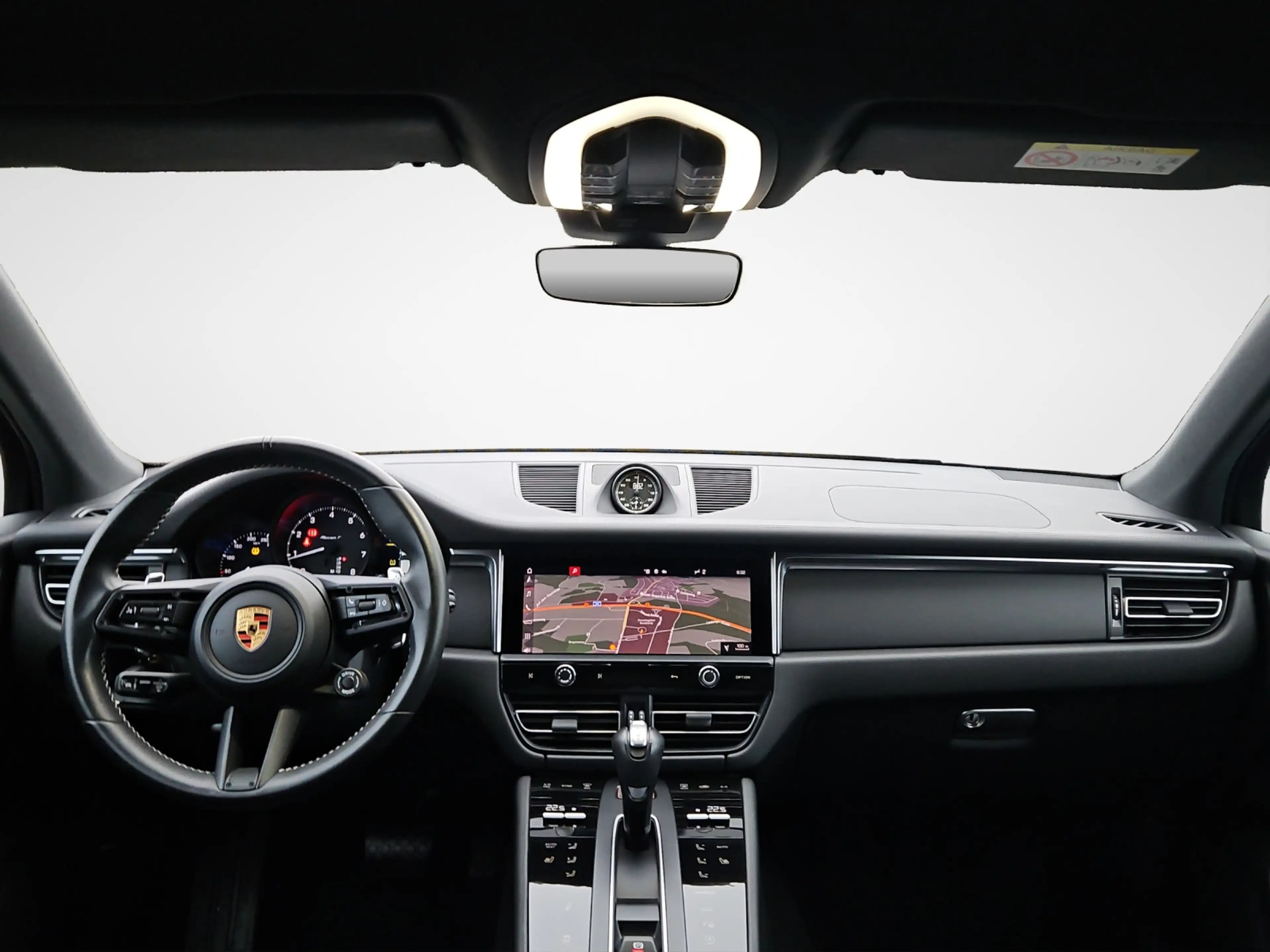 Porsche Macan T — photo 8