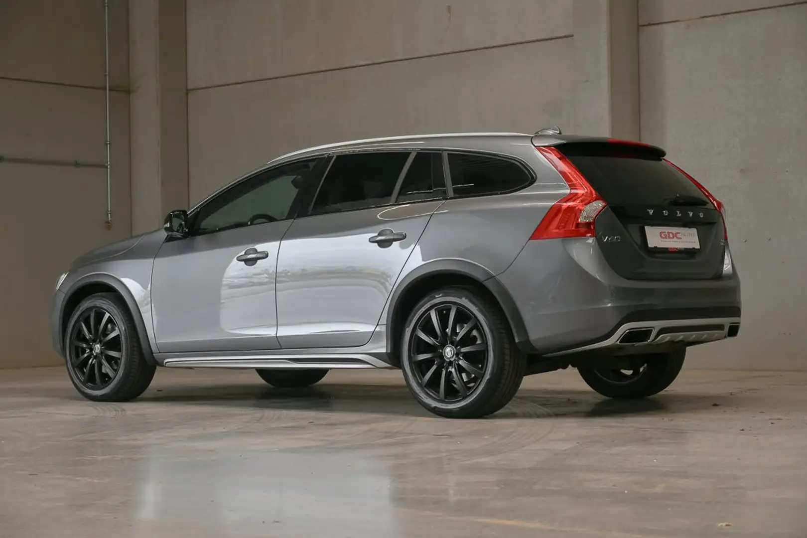 Volvo V60 Cross Country V60 Cross Country D3 Geartronic Momentum Gris - 2