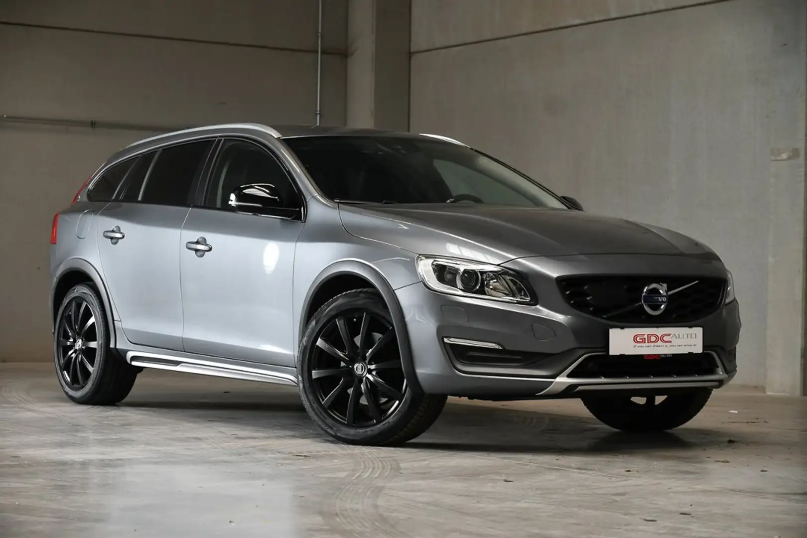 Volvo V60 Cross Country V60 Cross Country D3 Geartronic Momentum Gris - 1