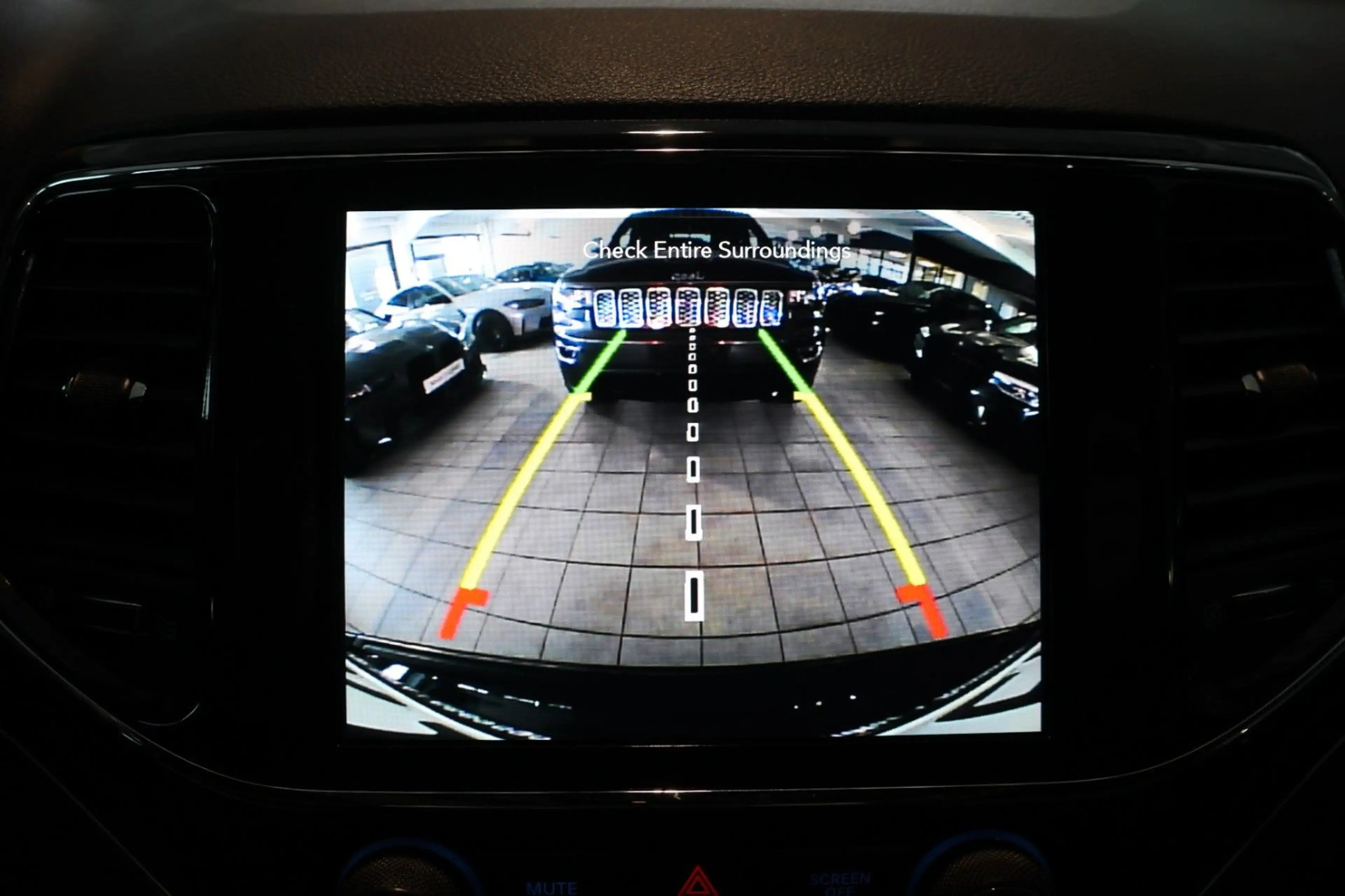 Jeep Grand Cherokee 3.6 SRT8 Optik/ACC/4xSHZ/R20 — photo 14