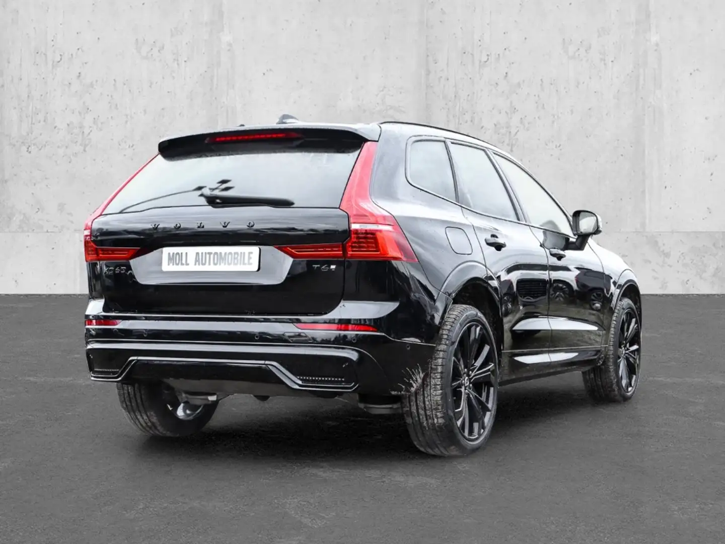 Volvo XC60 Plus Black Edition Recharge Plug-In Hybrid AWD HUD Schwarz - 2