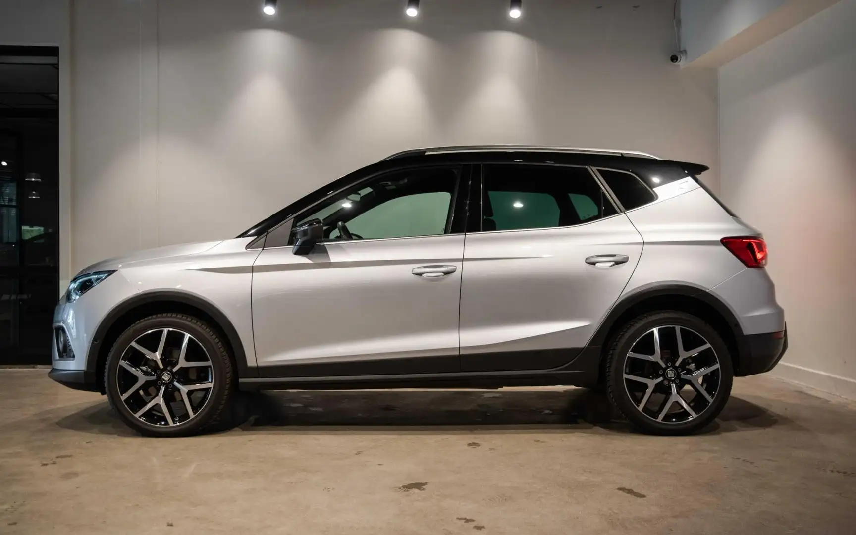 SEAT Arona 1.0 TSI FR Gris - 2