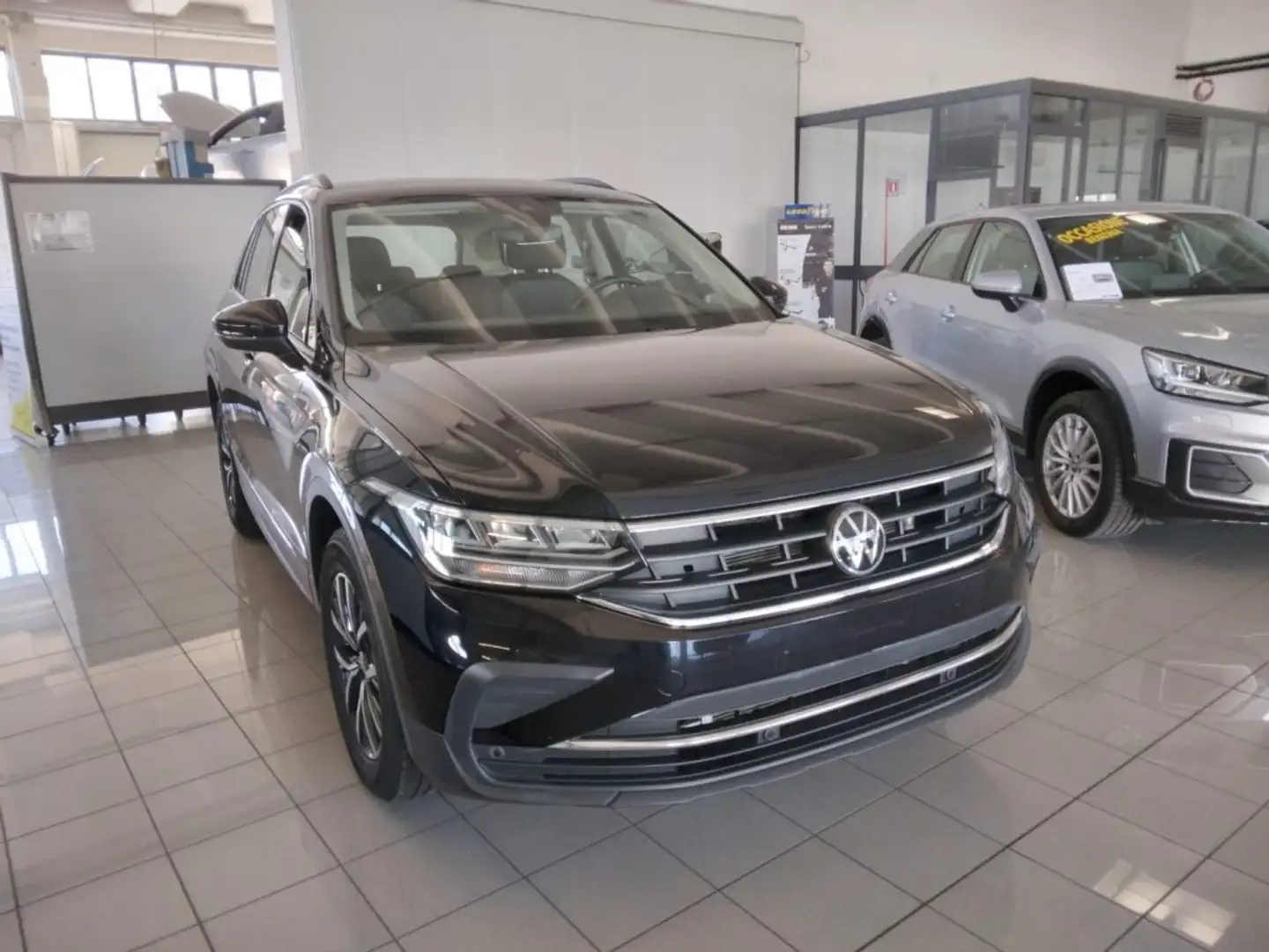 Volkswagen Tiguan 2.0 TDI 150 CV SCR DSG Life Nero - 1