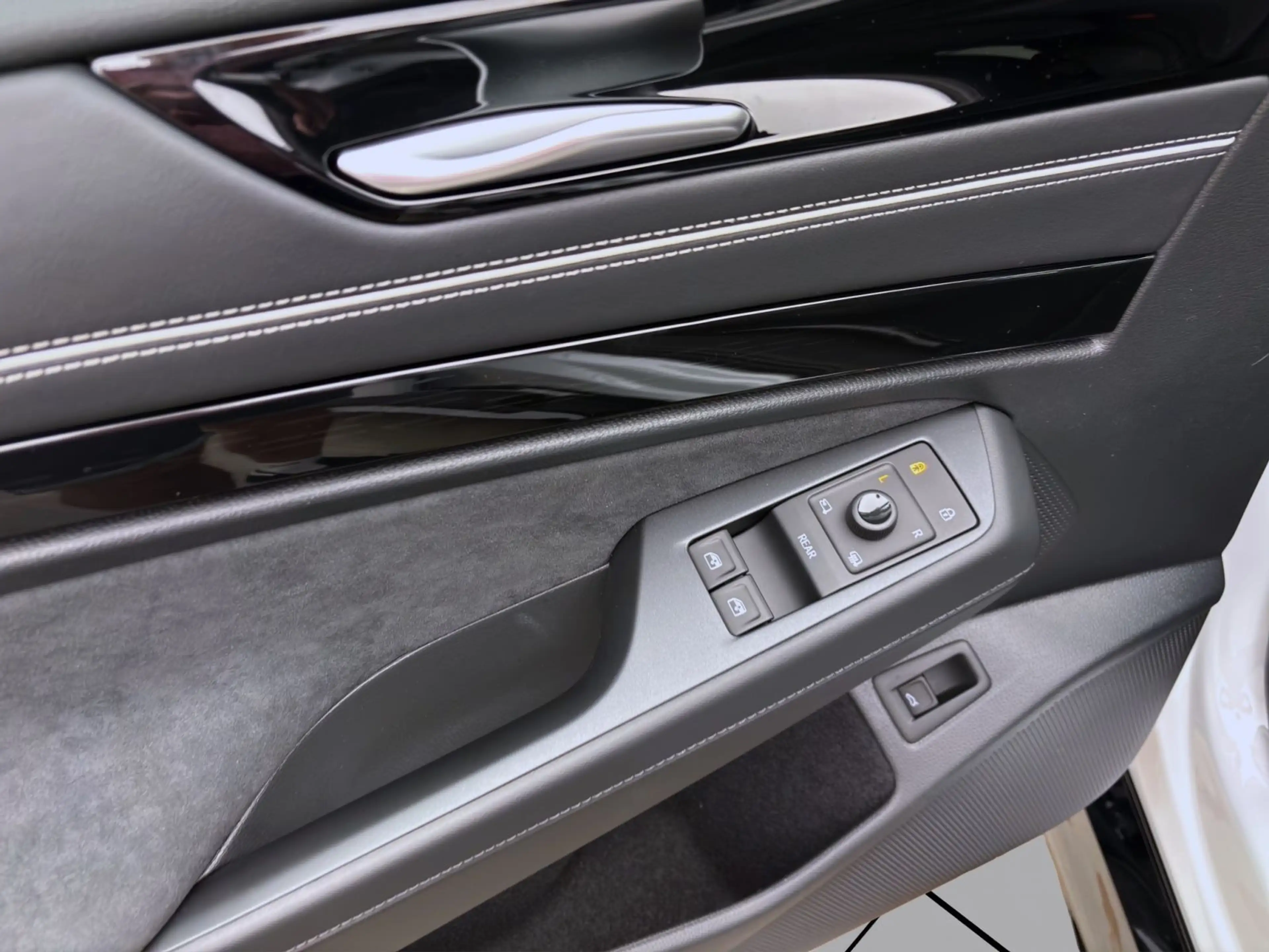 Volkswagen ID.7 PRO S AHK KAMERA NAVI IQ.LIGHT SITZH — photo 11