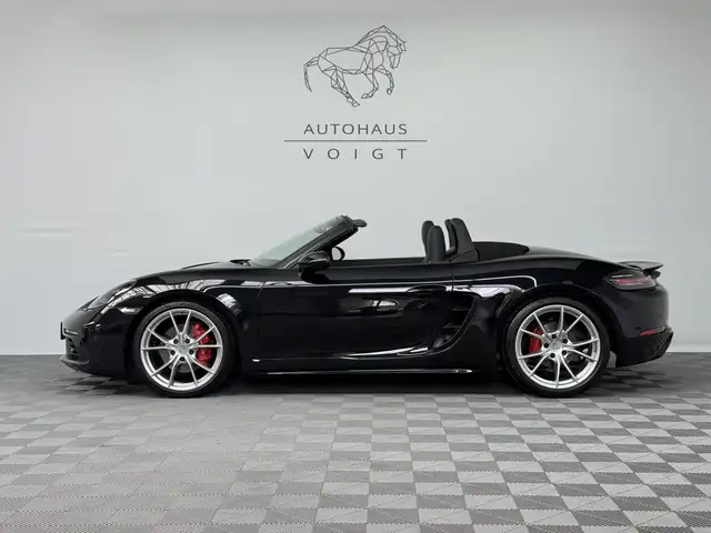 Porsche Boxster main image