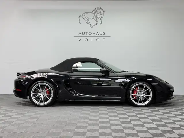 Porsche Boxster view 8