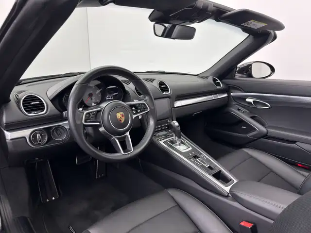Porsche Boxster view 13