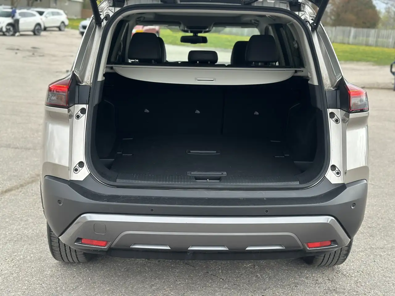 Nissan Rogue снимка Nissan Rogue