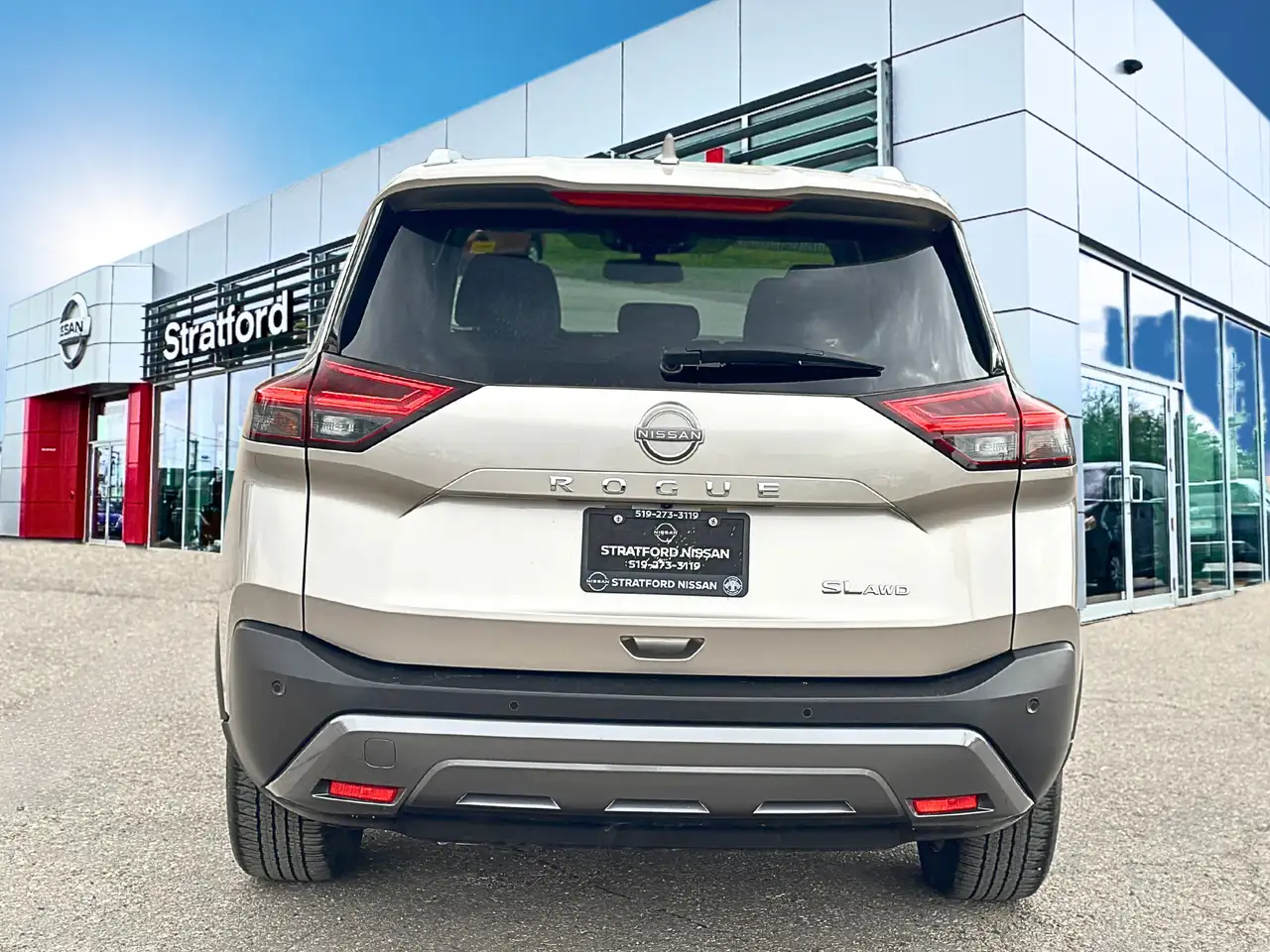 Nissan Rogue снимка Nissan Rogue