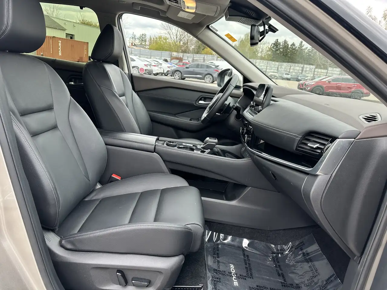 Nissan Rogue снимка Nissan Rogue