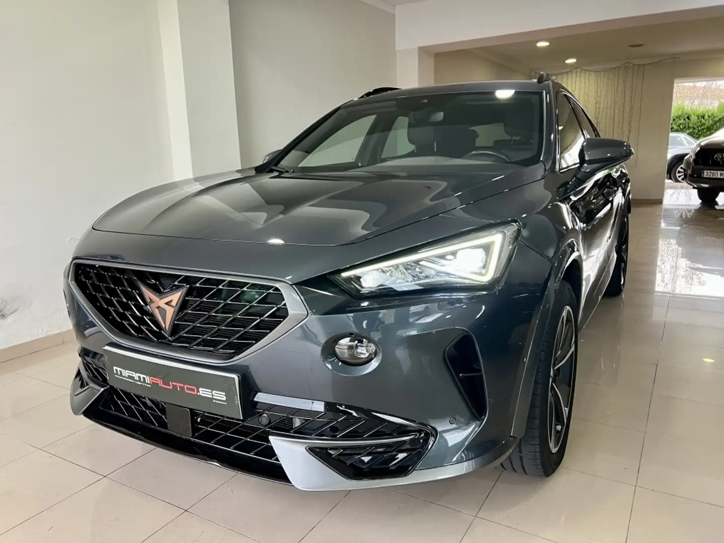 CUPRA Formentor 1.4 e-Hybrid 205 DSG Gris - 2