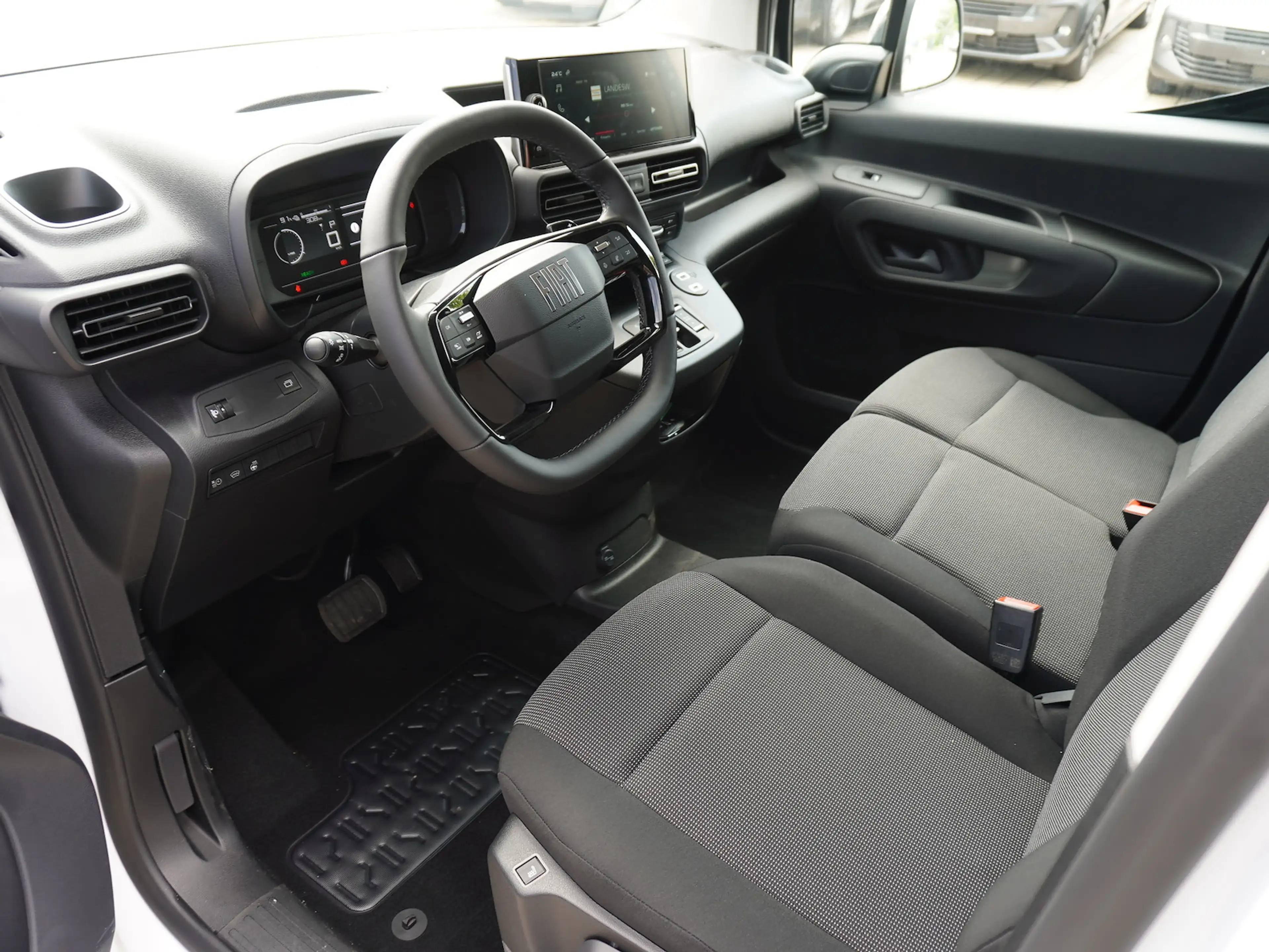 Fiat E-Doblo L1 50 kW/h / Wärmepumpe + Holzboden — photo 12