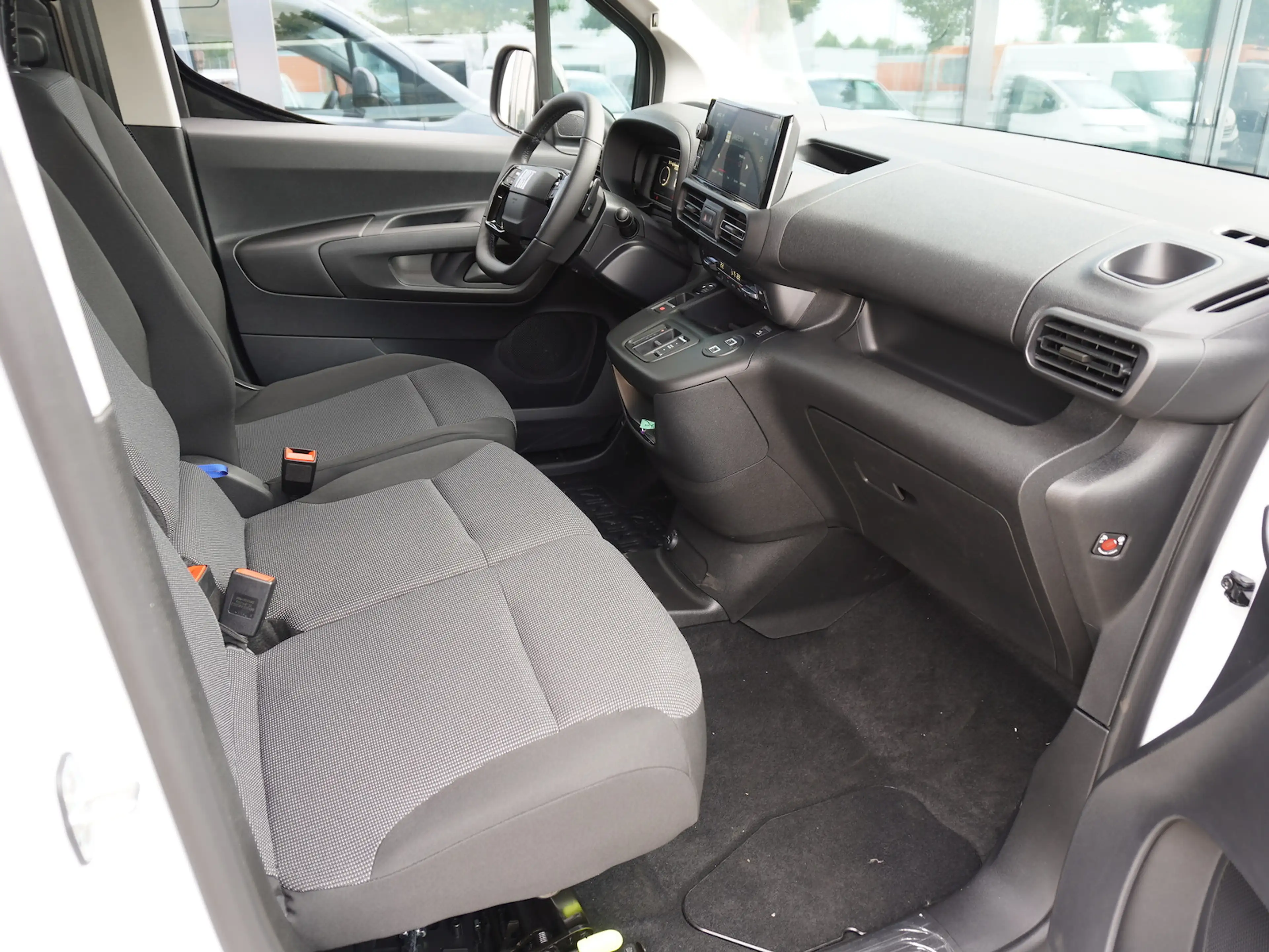 Fiat E-Doblo L1 50 kW/h / Wärmepumpe + Holzboden — photo 13