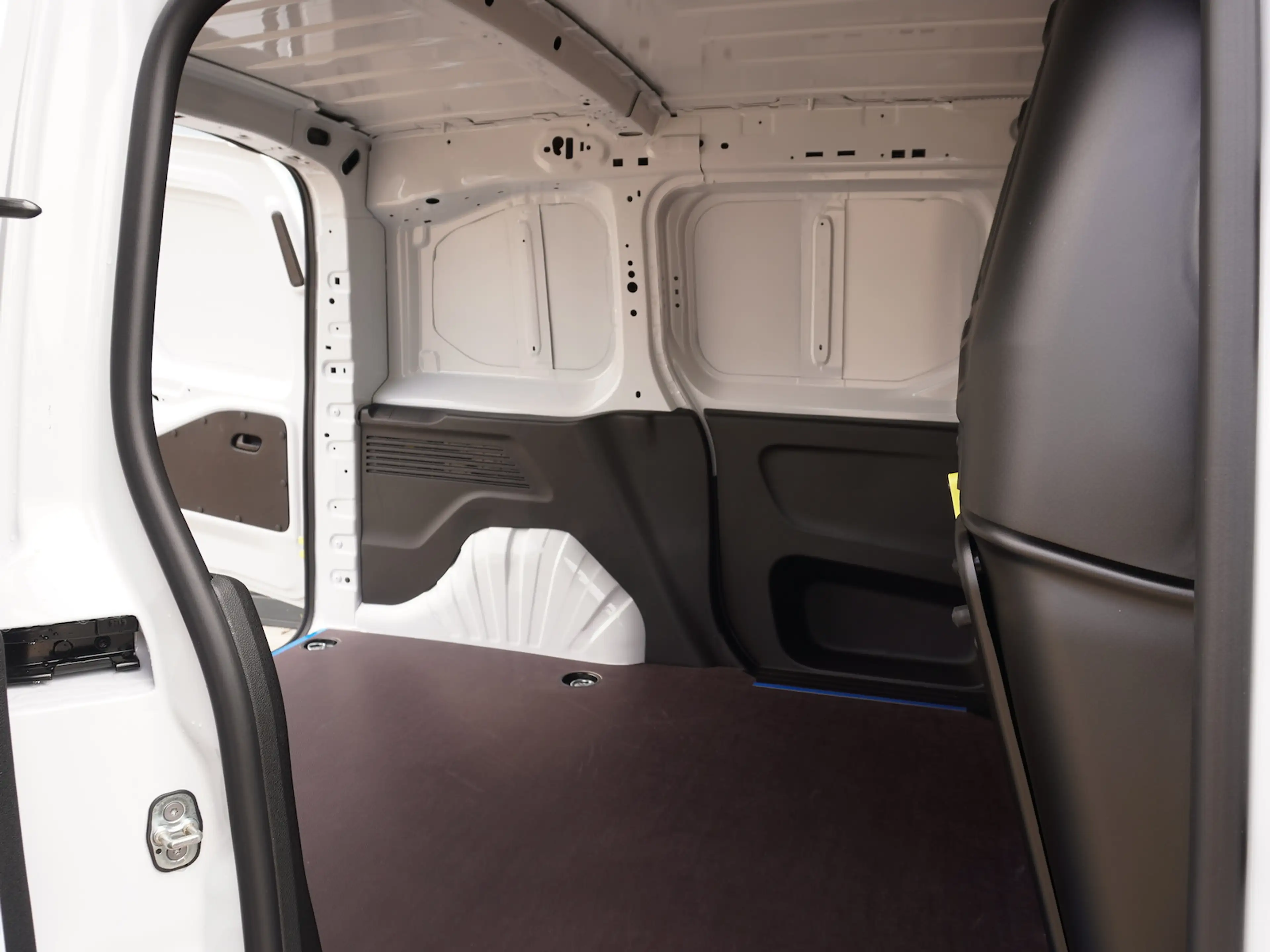 Fiat E-Doblo L1 50 kW/h / Wärmepumpe + Holzboden — photo 10