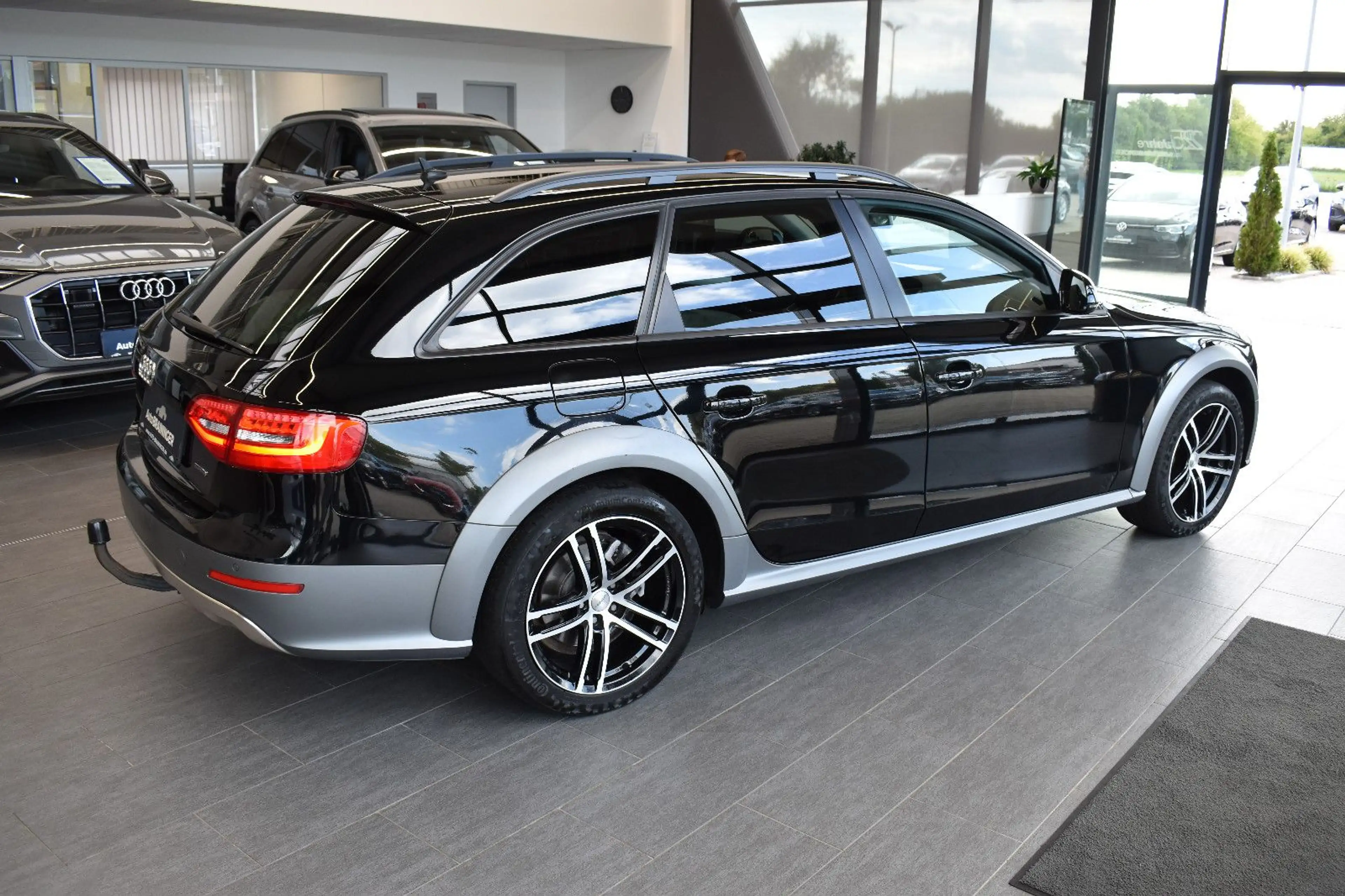 Audi A4 allroad 2.0TDI Quattro S-tronic XenonPlus~AHK — photo 6