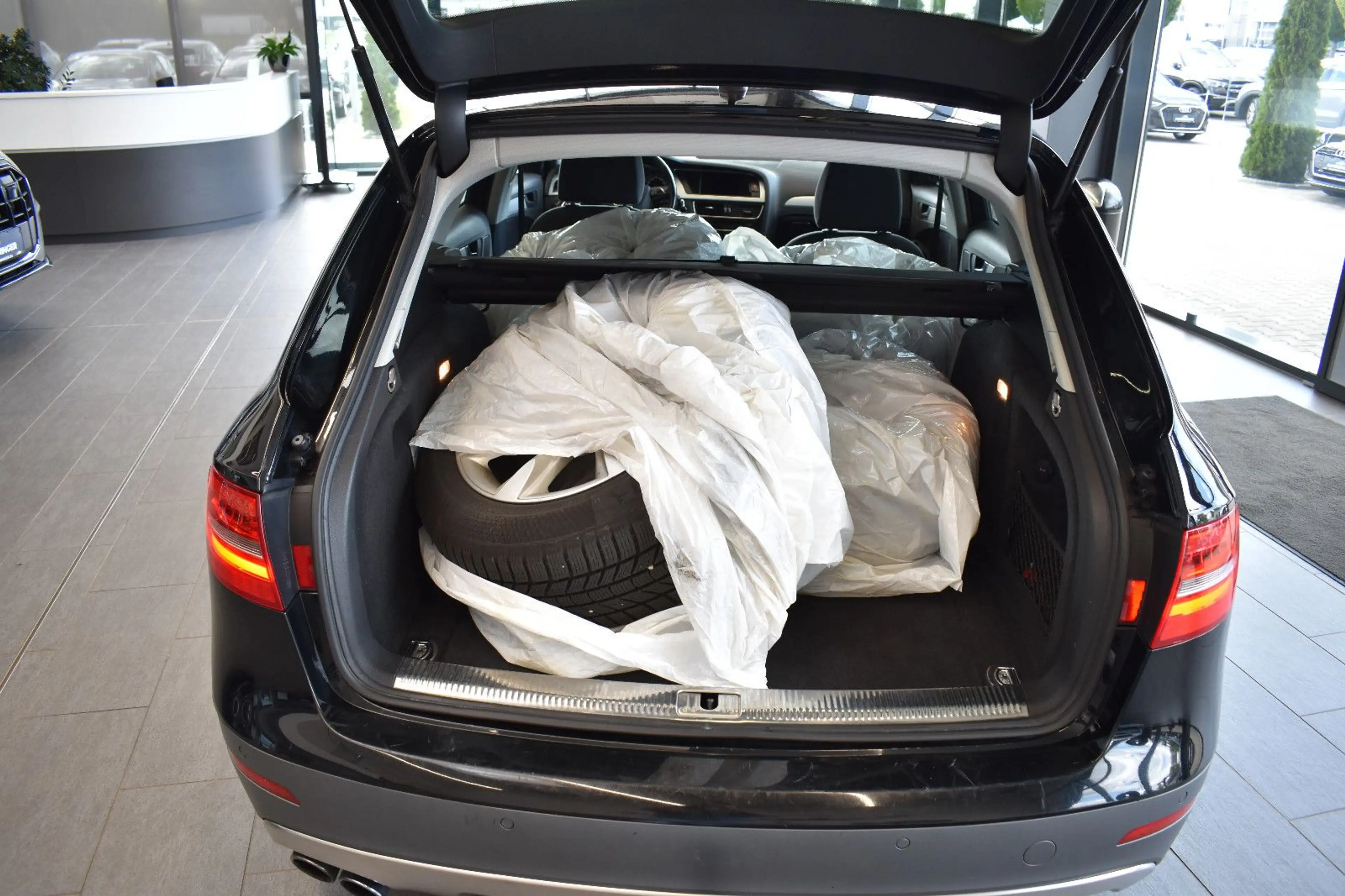 Audi A4 allroad 2.0TDI Quattro S-tronic XenonPlus~AHK — photo 12