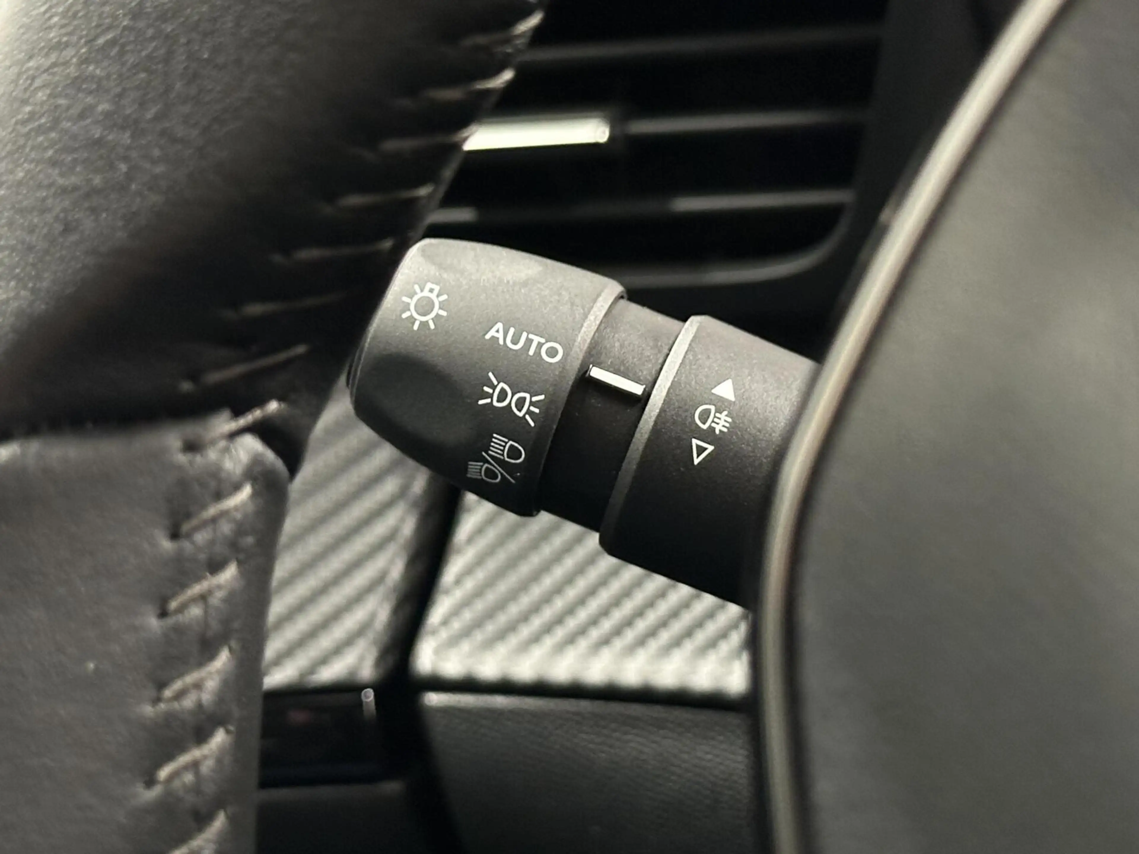 Peugeot 2008 1.2 PureTech Active Pack NAVIGATIE CARPLAY CRUISE — photo 21