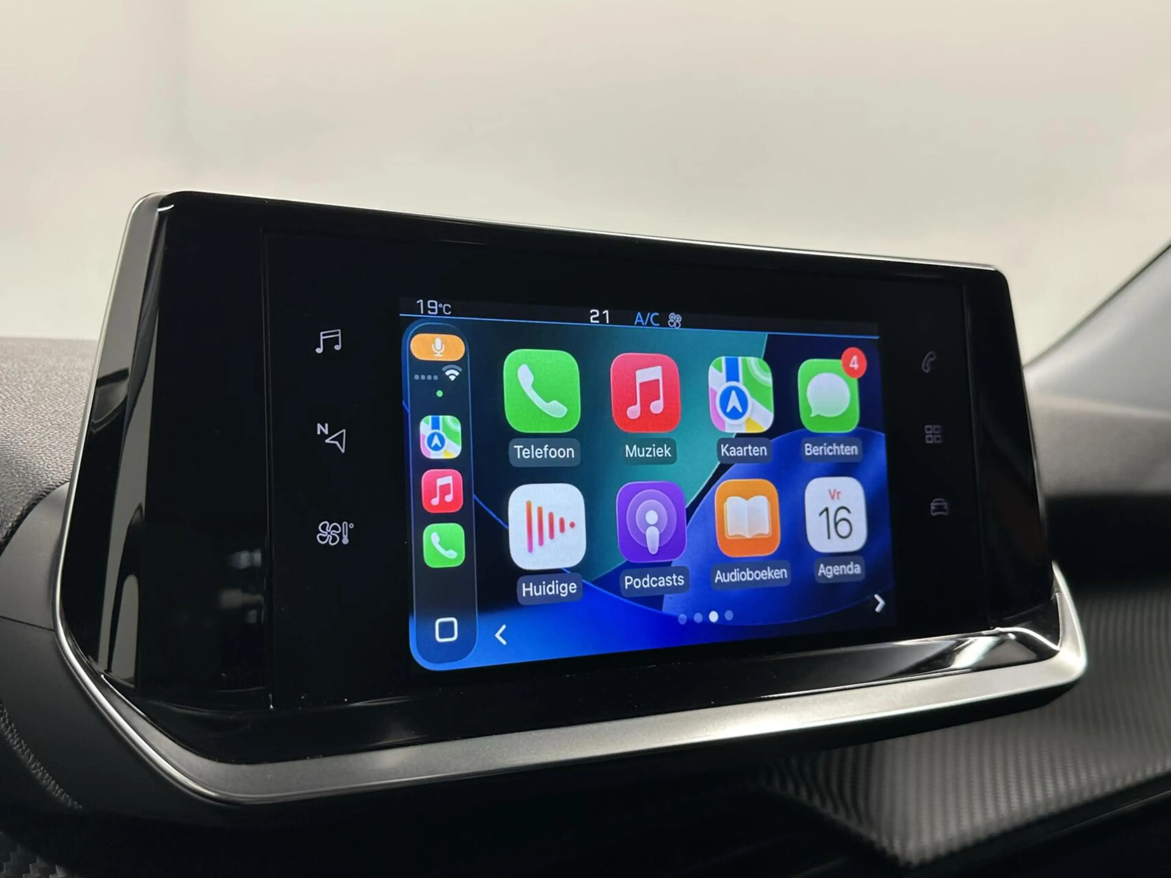 Peugeot 2008 1.2 PureTech Active Pack NAVIGATIE CARPLAY CRUISE — photo 29