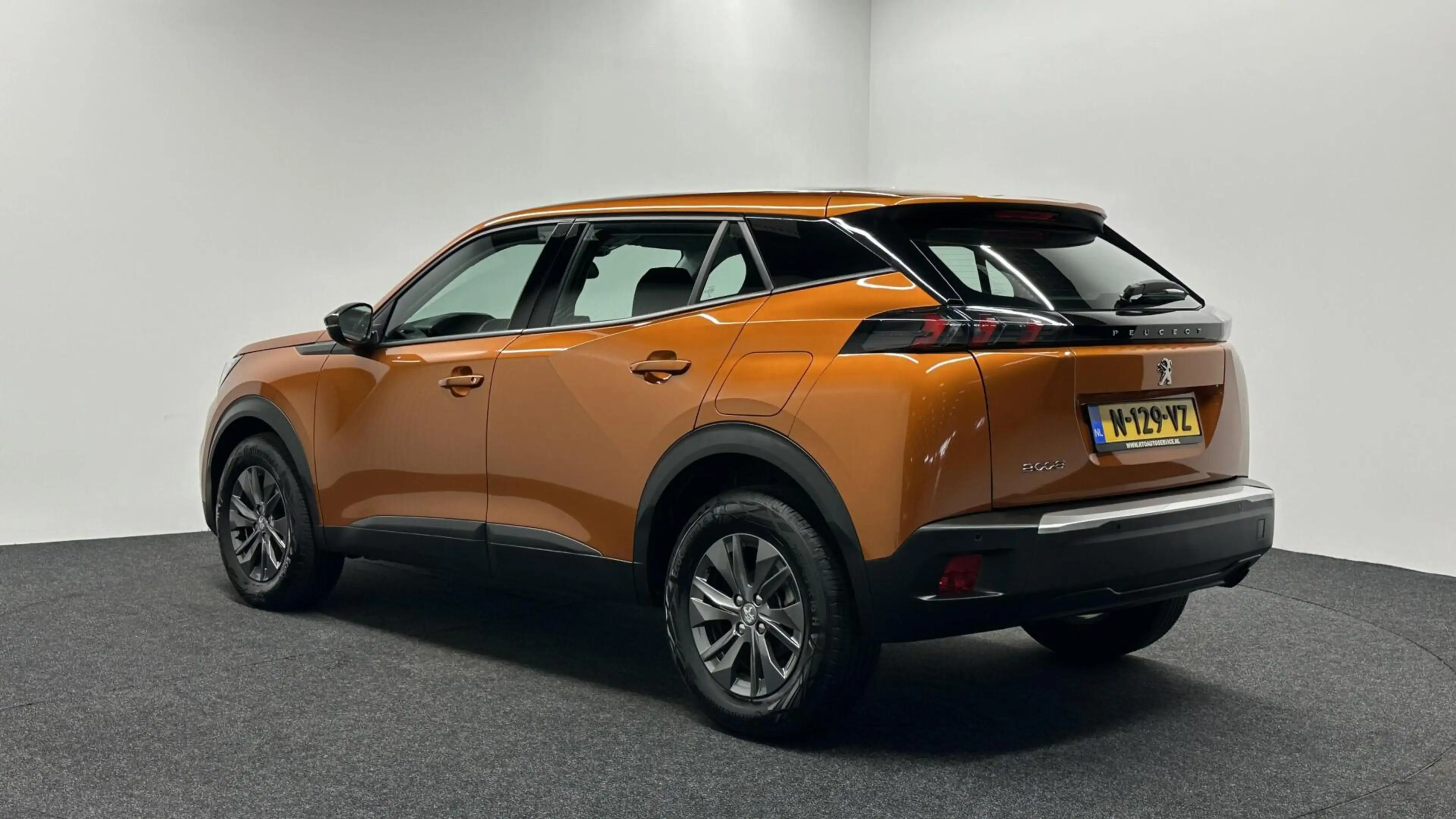 Peugeot 2008 1.2 PureTech Active Pack NAVIGATIE CARPLAY CRUISE — photo 4