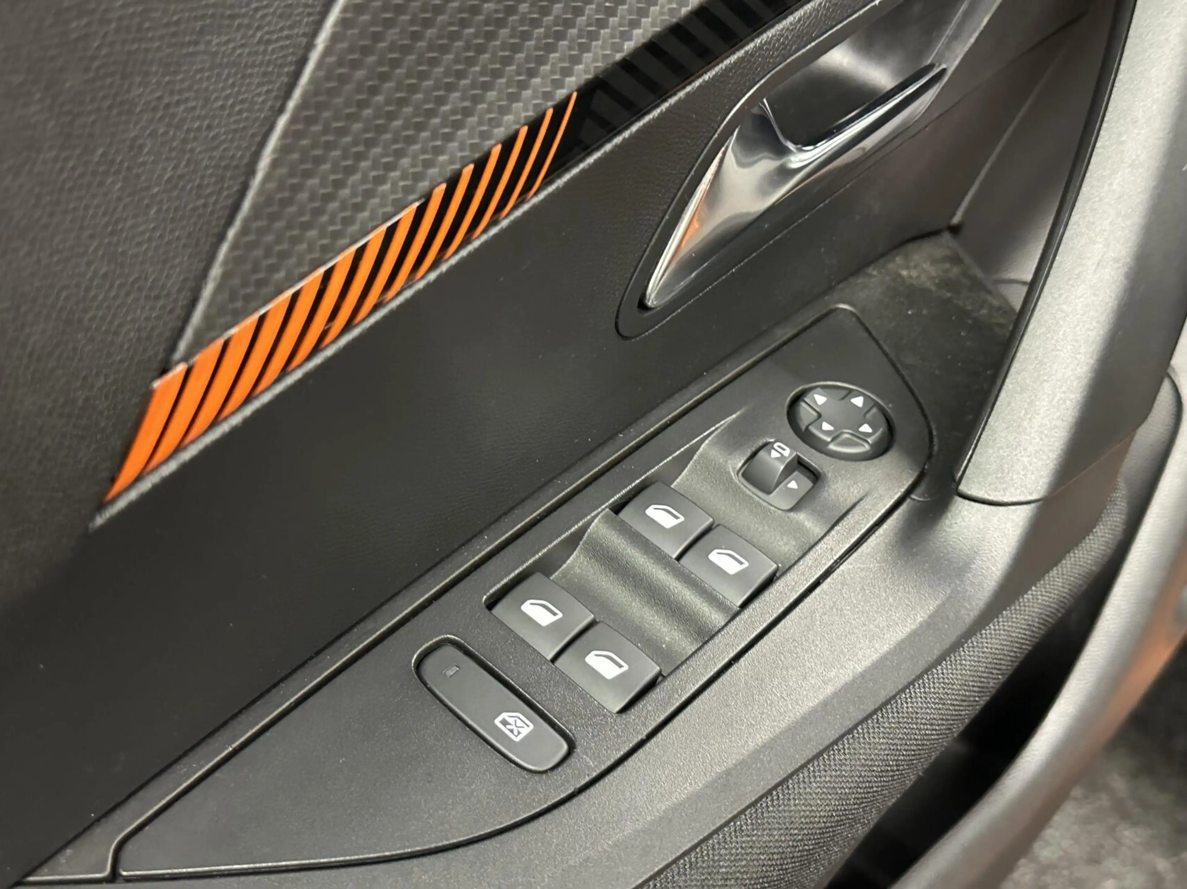 Peugeot 2008 1.2 PureTech Active Pack NAVIGATIE CARPLAY CRUISE — photo 15