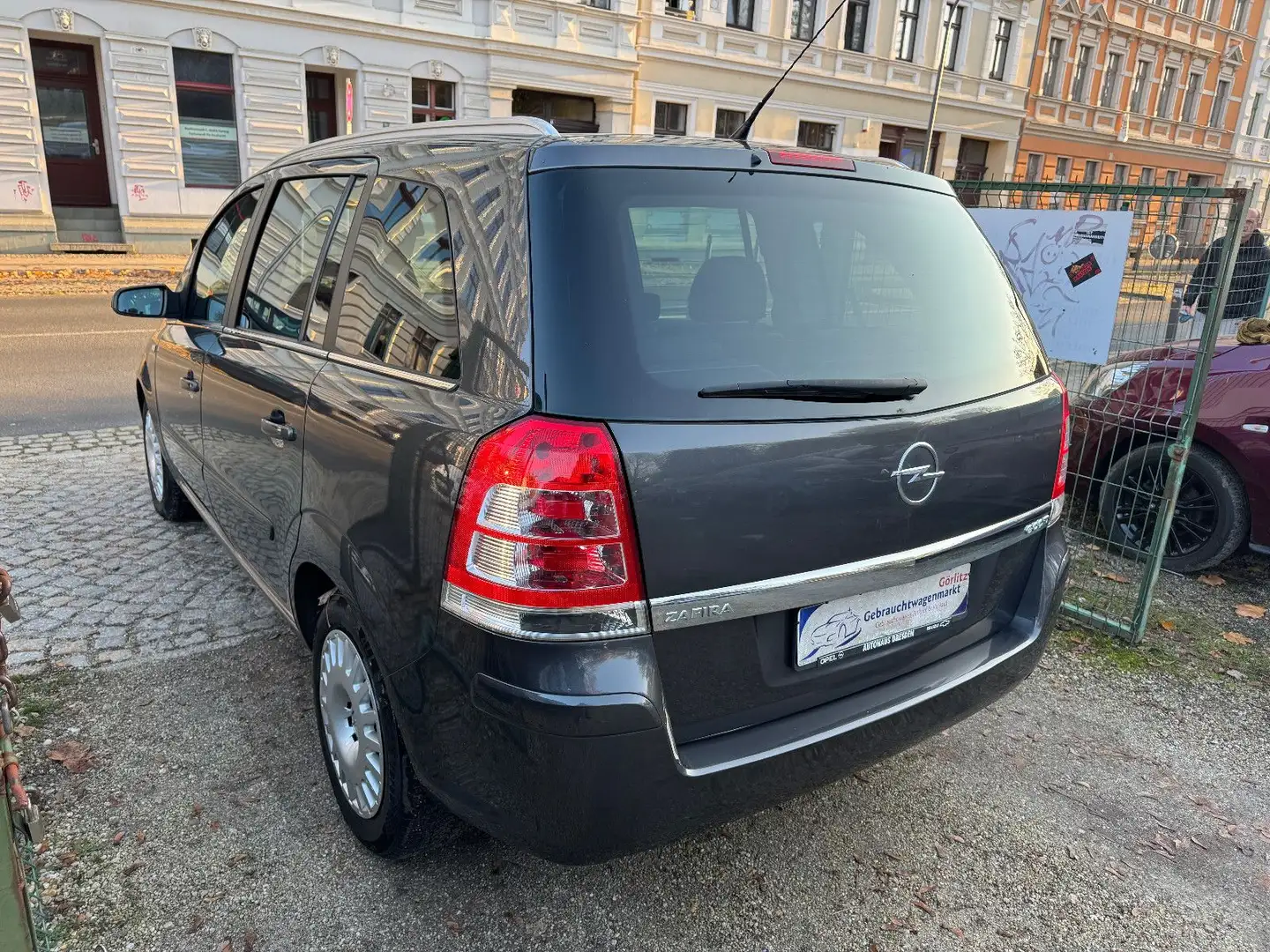 Opel Zafira B Innovation 7-Sitzer Scheckheft Xenon Grau - 2