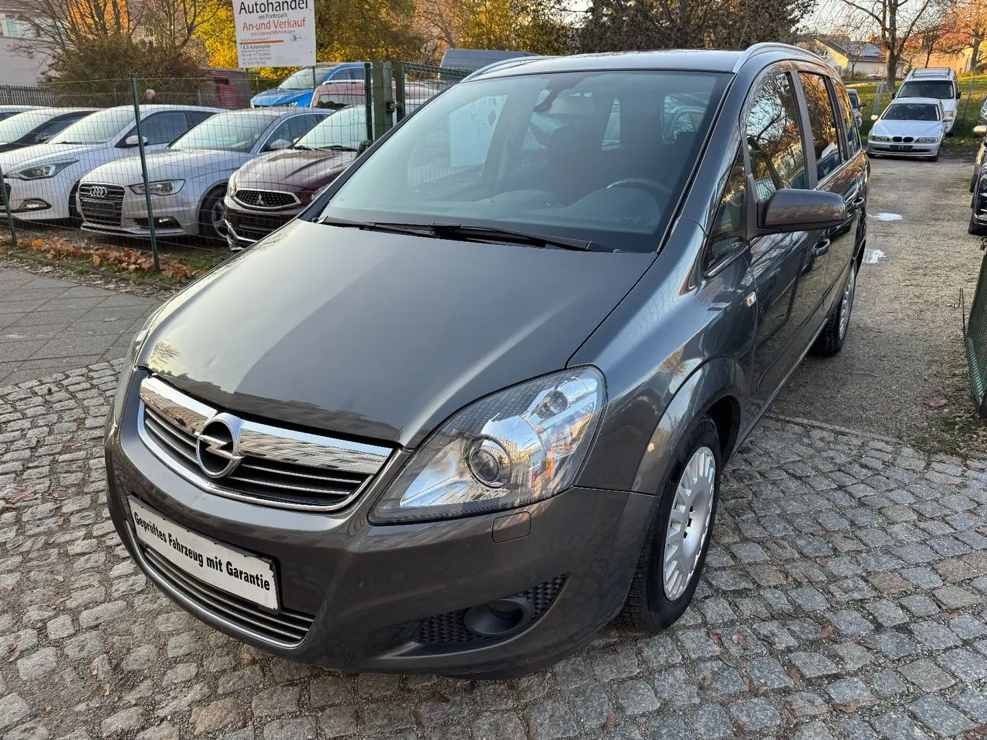Opel Zafira B Innovation 7-Sitzer Scheckheft Xenon Grau - 1