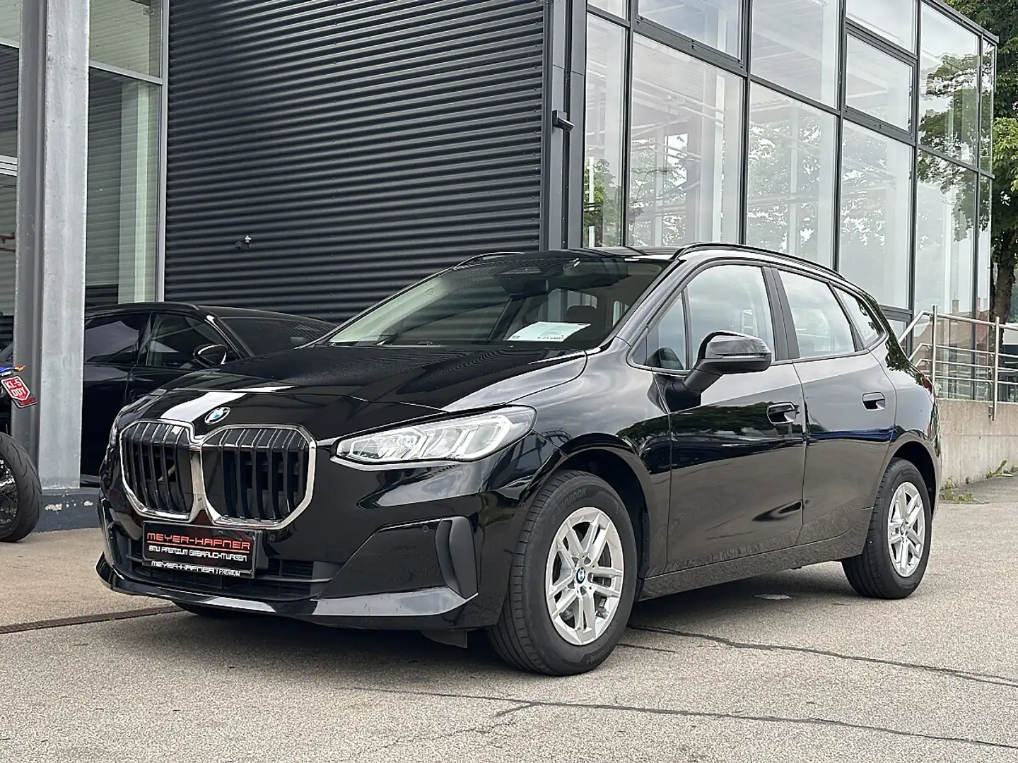 BMW 218 d Active Tourer Aut. Schwarz - 2