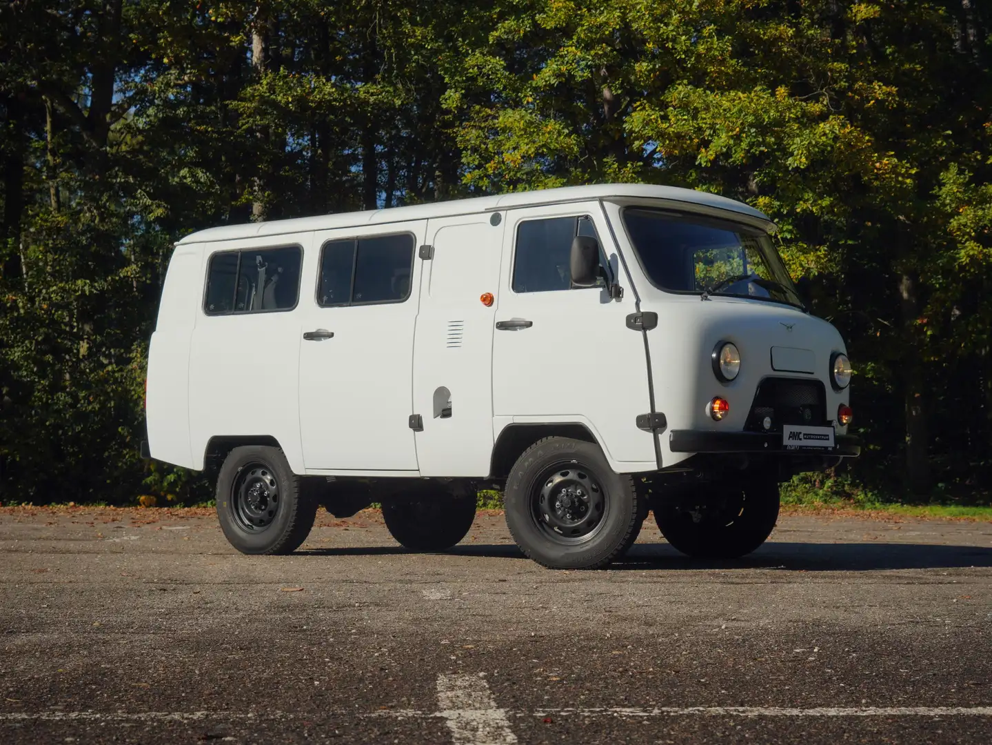 UAZ 2206 Buchanka 2026 Weiß - 1