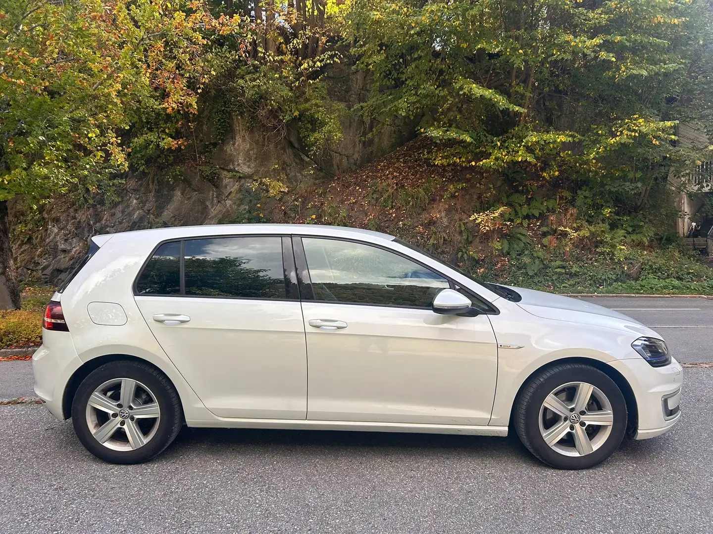 Volkswagen e-Golf e-Golf 24,2kWh (mit Batterie) Weiß - 2