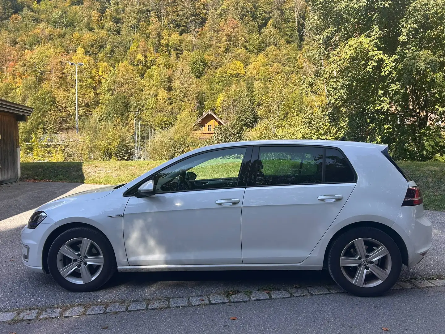 Volkswagen e-Golf e-Golf 24,2kWh (mit Batterie) Weiß - 1
