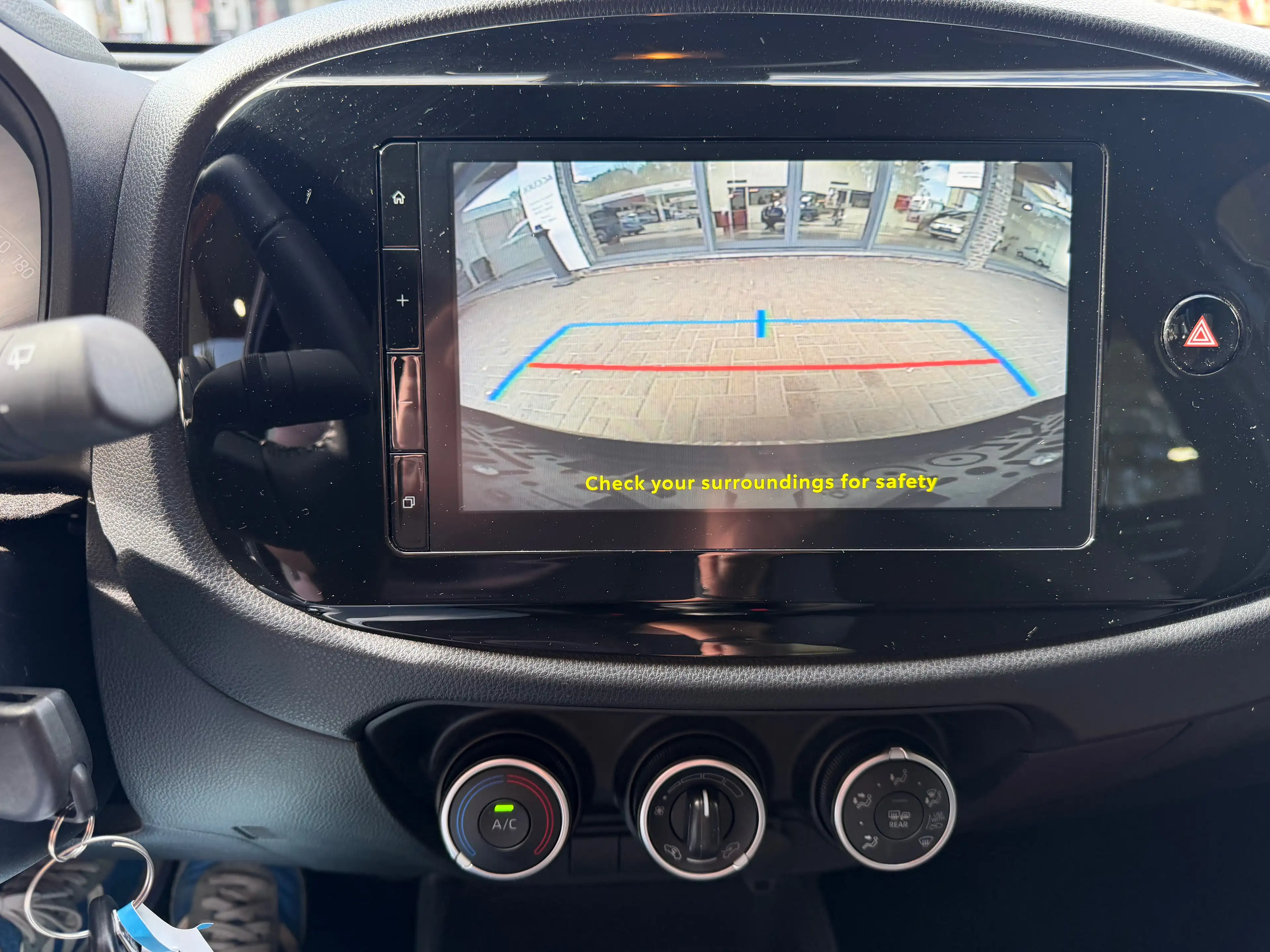 Toyota Aygo X X PLAY **GSM 0475323828**10 ANS GARANTIE — photo 14