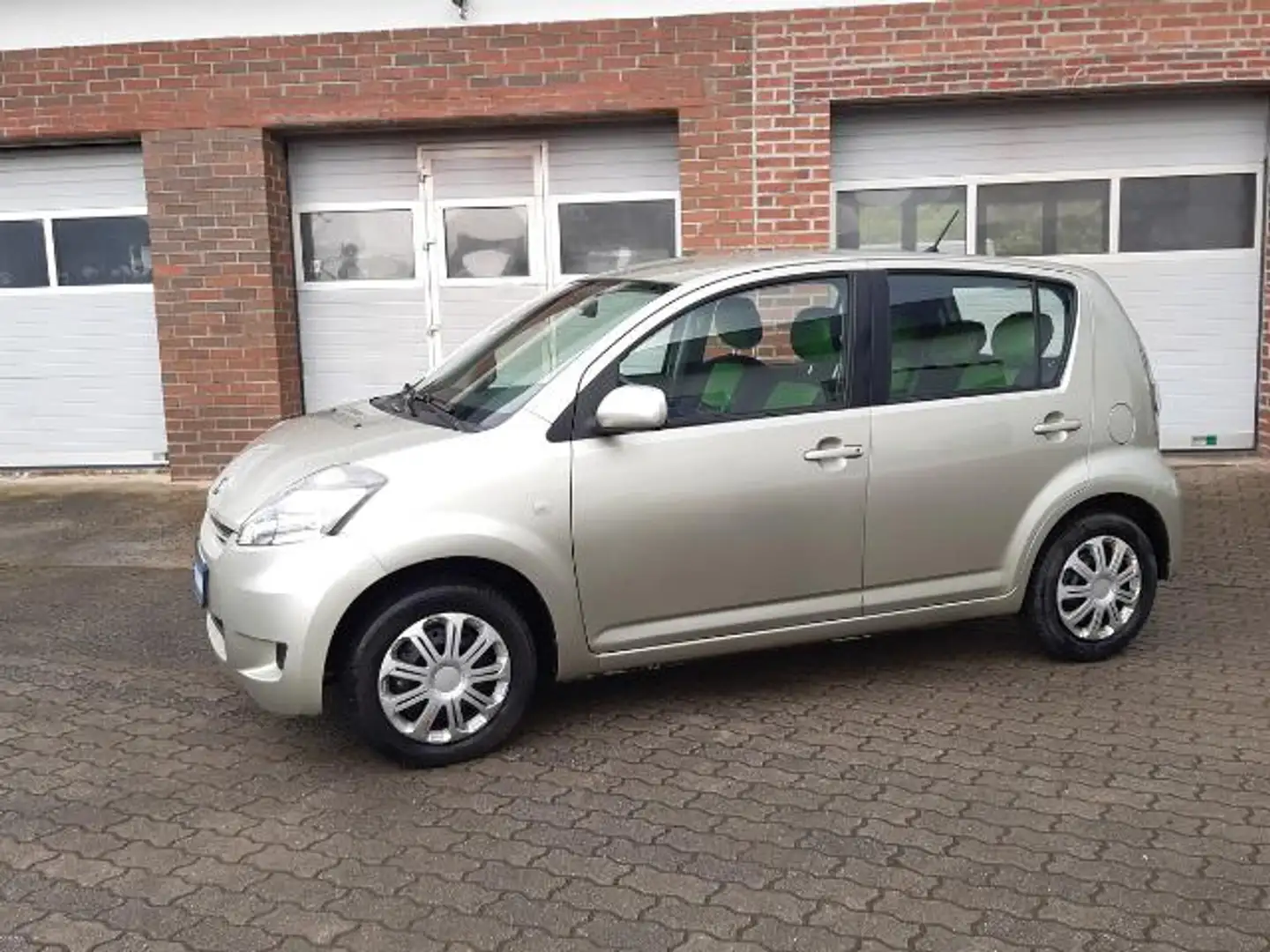 Daihatsu Sirion 5T Beige - 2