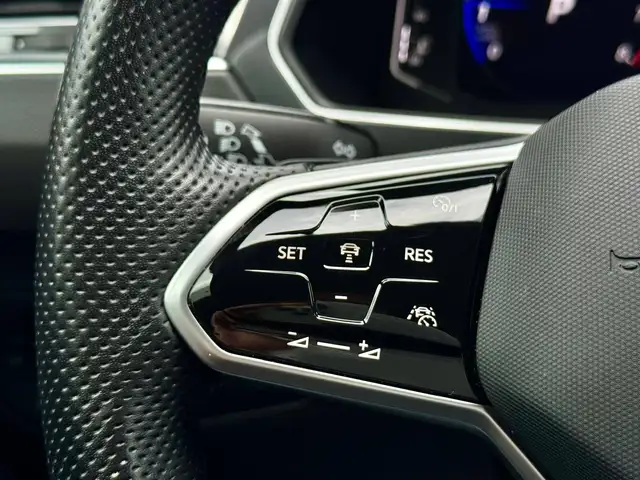 Volkswagen Tiguan view 11