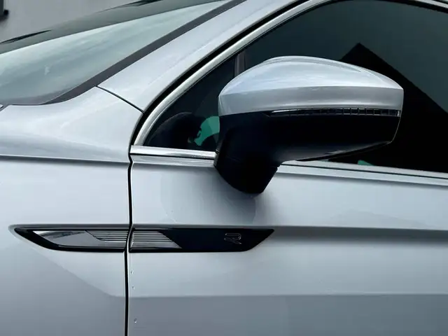 Volkswagen Tiguan view 5