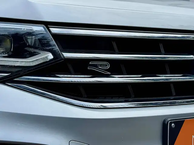 Volkswagen Tiguan view 3