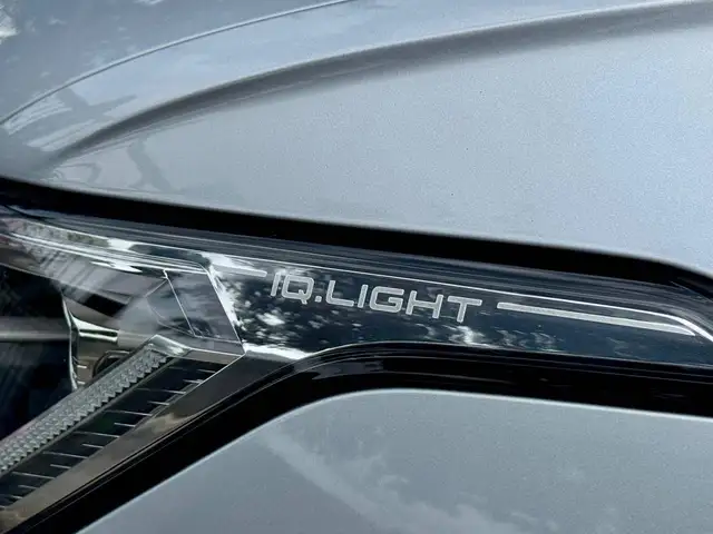 Volkswagen Tiguan view 4