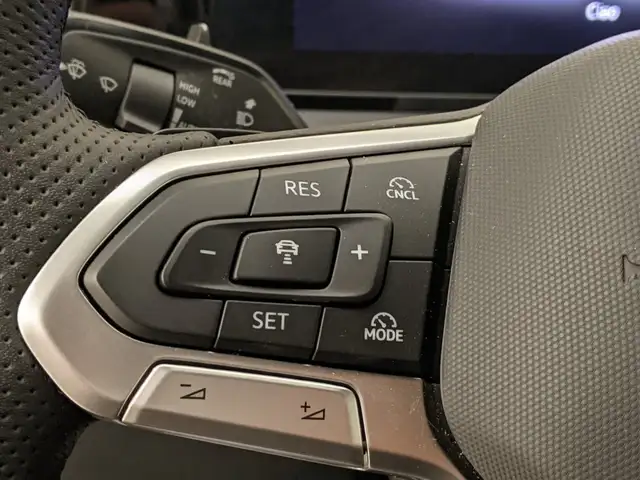 Volkswagen Tiguan view 11