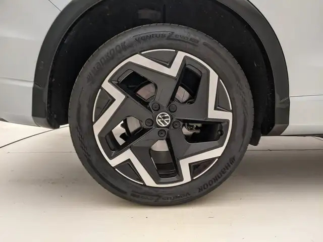Volkswagen Tiguan view 9